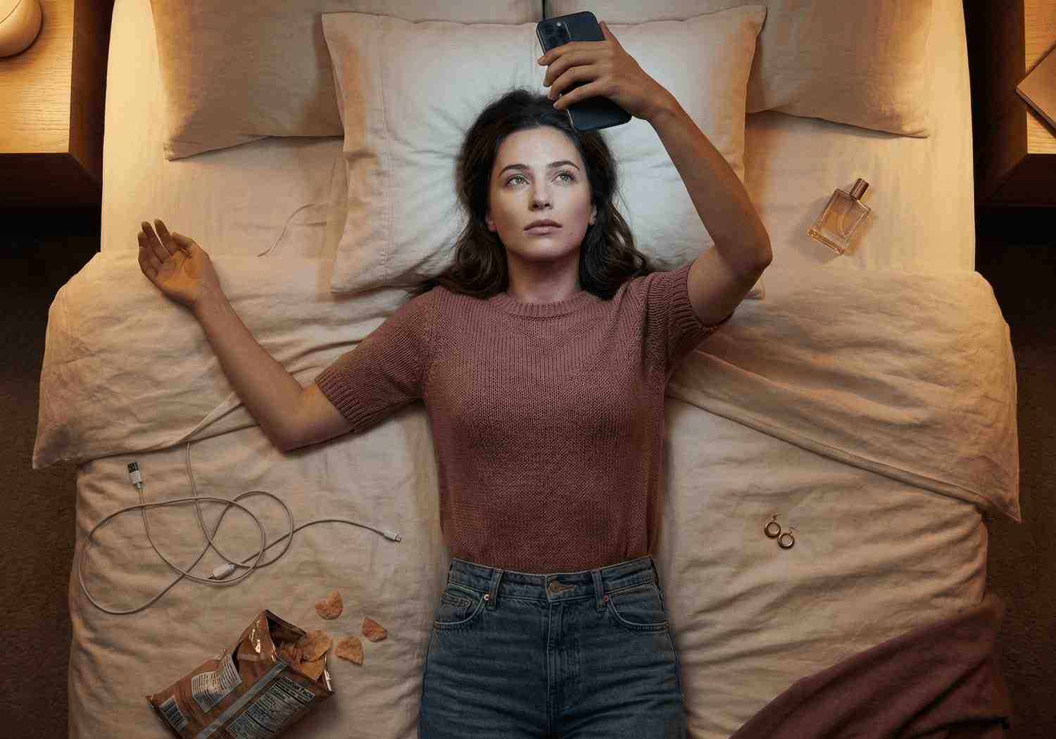 10 Reasons He Texts You Every Day but Never Asks You Out